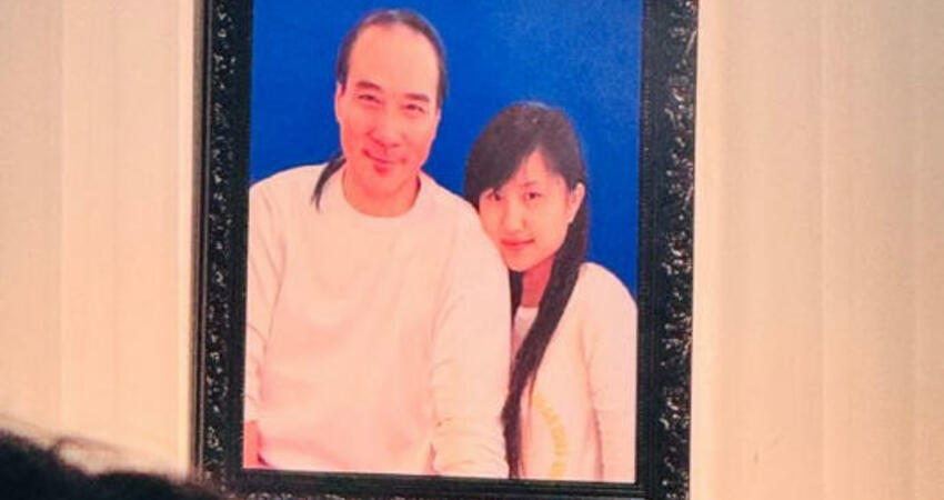 徐少強與妻恩愛照變「共同遺照」⋯5子女慟發訃聞 辦聯合告別式送別