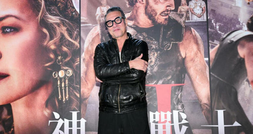 65歲黃仲崑《影后》演活「色老闆王董」 兒黃遠親吐觀後感