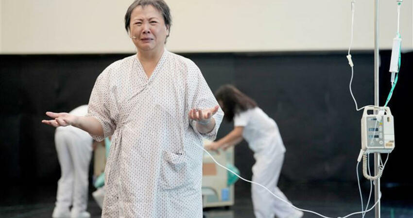 ​61歲金鐘視后「罹癌」！頭禿震撼模樣曝 面對死亡吐母逝陰影：心空掉