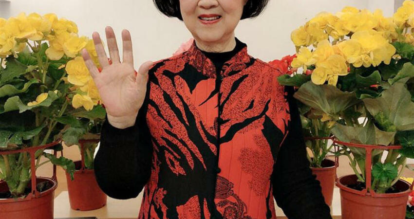 才喊理解瓊瑤86歲輕生！黃越綏遭鐵粉「殘酷警告」 對話內容曝光