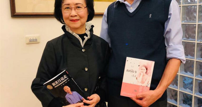 直擊／韓國瑜送別瓊瑤！李佳芬、韓冰「神情哀戚不發一語」 說了這個字