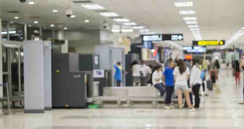 「別穿3種衣服」出國！恐拖慢機場安檢　過來人嘆：差點上不了飛機