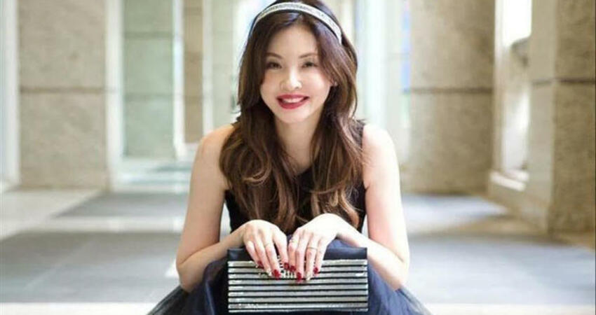 何如芸離婚3年疑新戀情！精壯小鮮肉擁抱入懷中 甜說：多麼幸福的溫馨