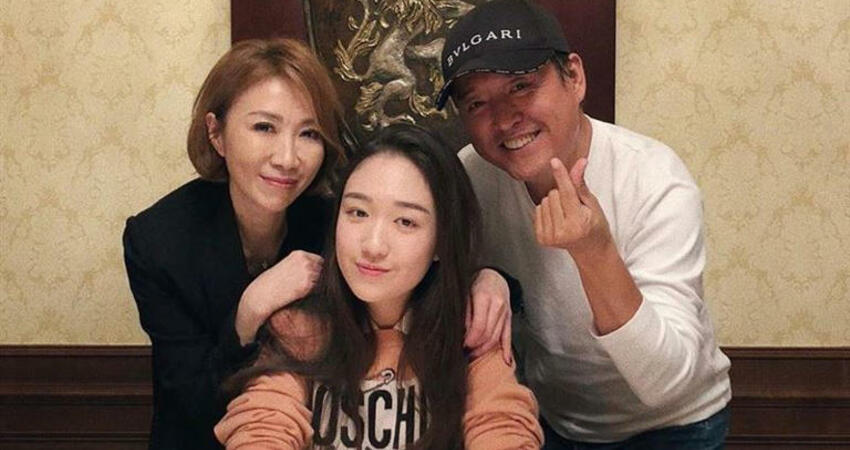 才爆與檢場婚姻觸礁！李翊君一家三口照洩現況 夫妻「私下互動」曝