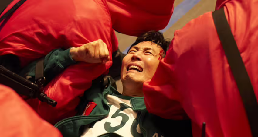 《魷魚遊戲3》上線倒數！「李政宰痛哭被拖走」藏結局伏筆