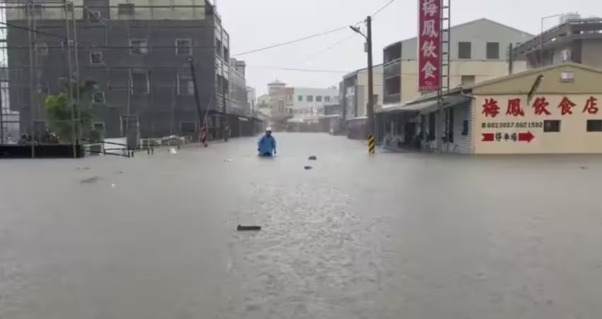 台南後壁淹水老人受困！網友協尋黃偉哲去哪