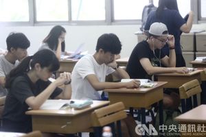 111學年度學測數學考科分AB 考生可自由選考