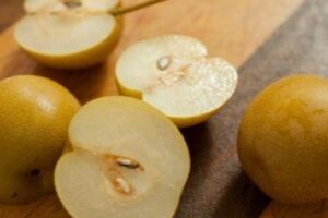 吃梨對抗秋燥效果佳，可梨分「公、母」嗎？教你如何挑選一個好梨