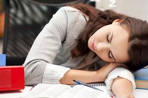 明明睡了覺，為何上班還是覺得困？提醒：5個原因，你可曾考慮過
