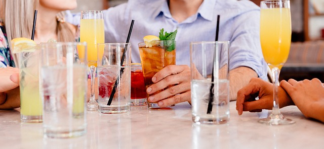 cocktails-1149171_640.jpg