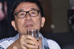 陳水扁收到臺中監獄公文大怒不顧手抖親筆回信