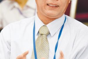 65院士連署挺翁啟惠陳培哲：兔死狐悲物傷其類