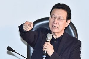 趙少康：蔡英文顯然是一個沒有足夠能力的「總統」，紕漏百出，一朝權在手，大大的亂搞一番!