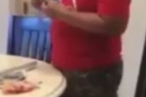印傭手腳不幹淨「偷錢過程」全被錄！網友驚呼：「藏在這裡一輩子也找不到」！