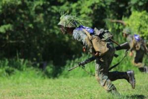 成功嶺如何逼所有男孩一夜長大？他「不堪回首」的從軍血淚談，當過兵絕對超有感！