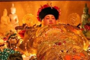 慈禧太後死後有多慘？被人割喉偷走夜明珠，被暴屍後全身長滿白毛…只能說自作孽不可活！