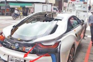 臺中豐原有臺千萬BMWi8超跑違規停車，警3分鐘強制拖走！沒想到車主竟然……這下慘了！（視頻）