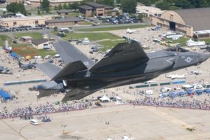 艦載型F-35A/B試驗機/F-35C戰機首次公開亮相飛行(圖5張)