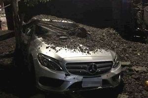 砂石車翻吞賓士網友驚：瞬間變廢鐵