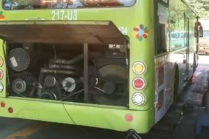難道是因為錄影中，才不敢死命摧油門拉轉速？大車驗車屢屢引發爭議，所謂專業人員做的到底是不是專業？