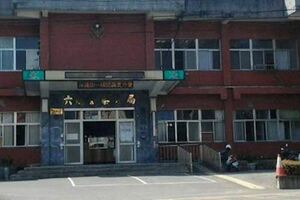 六龜分局義寶派出所員警騎機車酒駕自摔死亡