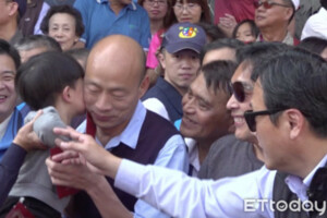 韓國瑜「不留高雄過年」遭嗆！公視小編「1句話」狂酸　網：撿到槍？