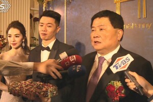 顏清標面子大！兒子婚宴　藍軍太陽四缺一