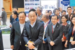 無色覺醒 94﹪選民徵召韓國瑜參選