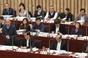 韓國瑜回高雄後第一場硬仗 4月初議會定期會藍綠白過招