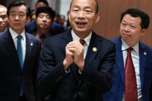 苦苓頻轟韓國瑜 孫大千怒：書讀得多就瞧不起賣菜郎？
