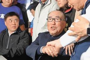 前行政院院長郝柏村緊急送三總