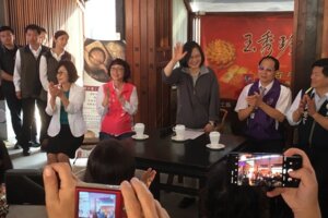 民問「台獨有什麼好處？」 蔡英文：台灣哪有獨立問題