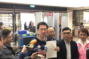 駐華大使改稱駐台大使 費鴻泰批民進黨「台獨吉娃娃」