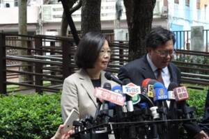 蔡英文猛打韓國瑜 港媒爆竟是為了他