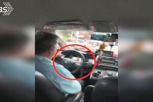 警執法困擾！開車滑手機「非手持」未來恐開罰