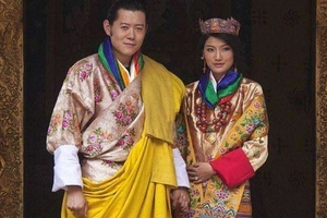 不丹國王在17歲遇到這位7歲女孩時說了「這句話」，14年後…故事的結局浪漫慘了！