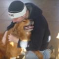 走失20個月終於回家，狗狗哭著親吻爸爸並感謝救難人員的樣子...讓人超感動！（影片）