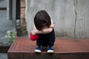 日本心理師研究發現聽話的人都不快樂，表現越乖巧的小孩內心其實已經被父母完全摧毀了！