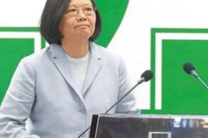 政黨輪替就像一面照妖鏡，可以讓民眾看清政黨的本質。