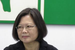 蔡政府面臨重重困境滿天神佛，誰能救蔡英文？
