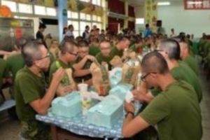 阿兵哥PO文嫌「早餐難吃」，空軍火速揪出來「記他一大過」但這還不是最慘的！