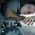 常常半夜兩三點醒來睡不著？4種原因或是常態，或許你現在還在犯