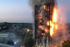 【倫敦公寓失火】無警鐘無灑水！外牆如火柴易燃，倫敦大火16小時仍燃燒，12死多人失蹤。。。