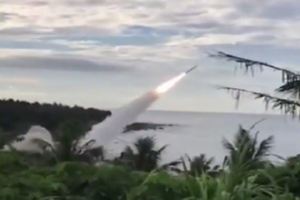 成功攔截！中科院實彈攔截演習愛國者二成功攔截天弓二(youtube)