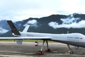 中科院無人機海外參展中國吹捧自家「翼龍Ⅱ」來踢館/無人機外掛2枚飛彈中科院「天刃計劃」將使騰雲機具攻擊力​