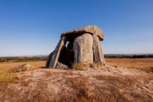 考古學家發現6000年前的古墓「竟然隱藏著現代的功用」，再次證明古人的智慧真的勝過現代人啊！