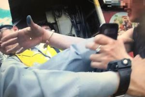 陸客逛恆春買衣惹風波當奧客不付錢還賞女警巴掌