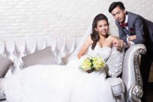正宮婚禮哽咽道歉！爆料新郎當天棄孕妻「私奔35歲辣媽」！小三現身憐憫：感覺很痛吧？