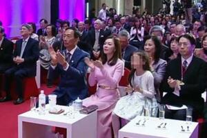 台大癌醫中心落成　郭台銘自稱最有福　曾馨瑩攜妞妞出席