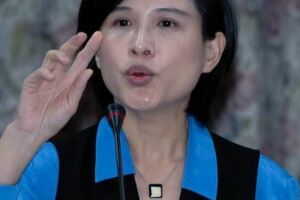 他預言鄭麗君不會離開網猜：女皇嫡系下一步是…